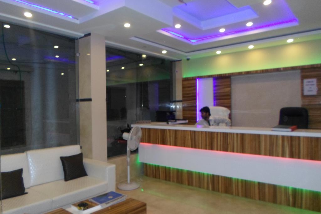 Hotel Saffron Inn New Delhi Exterior photo