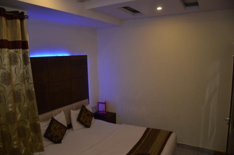 Hotel Saffron Inn New Delhi Exterior photo