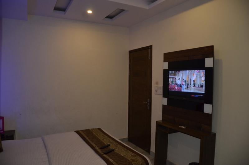 Hotel Saffron Inn New Delhi Exterior photo
