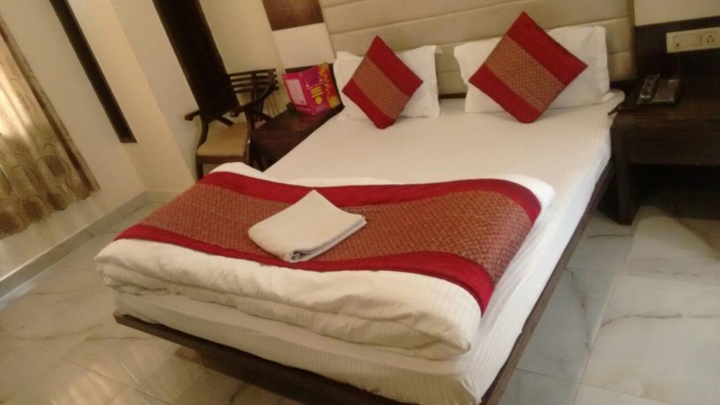 Hotel Saffron Inn New Delhi Exterior photo