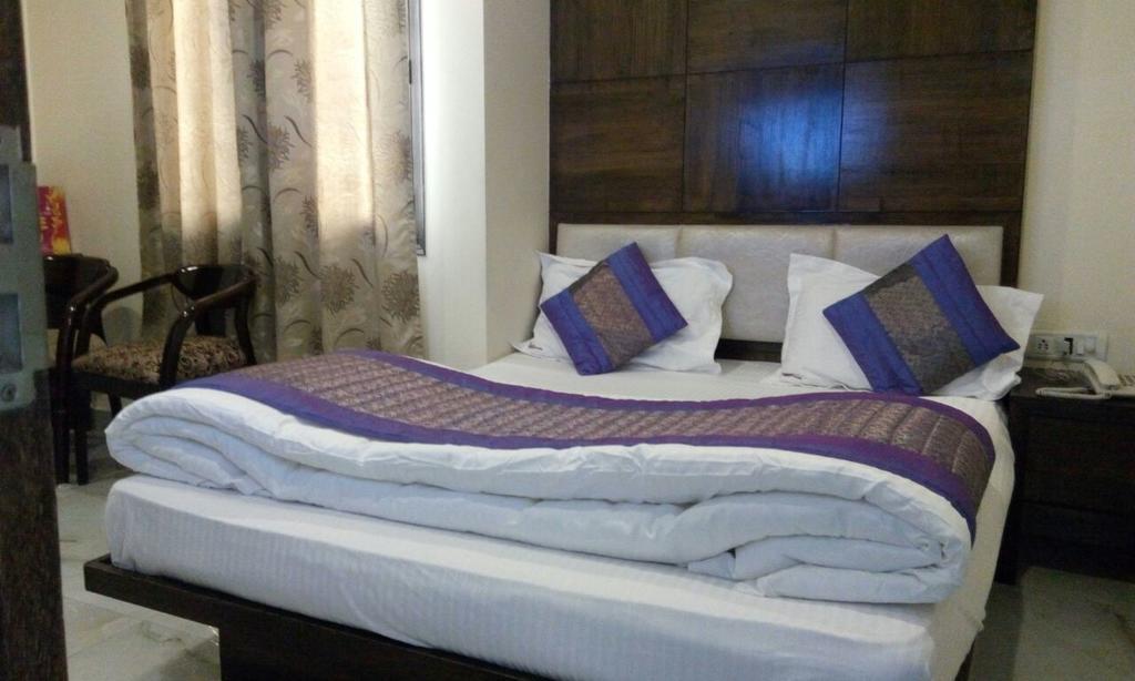Hotel Saffron Inn New Delhi Exterior photo