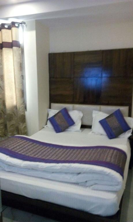 Hotel Saffron Inn New Delhi Exterior photo