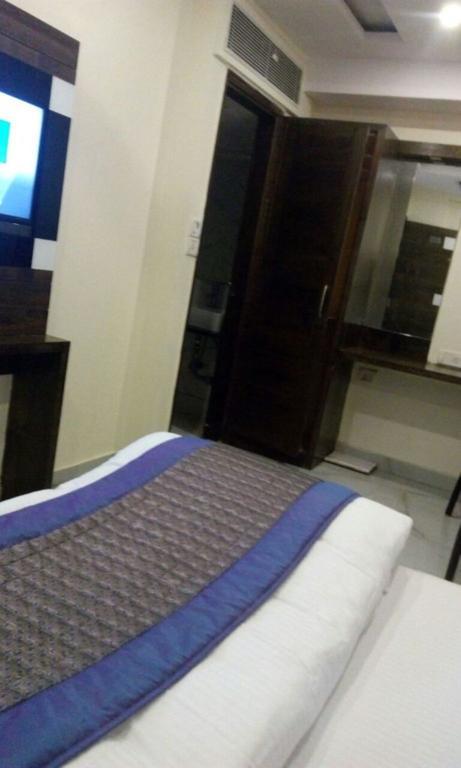 Hotel Saffron Inn New Delhi Exterior photo