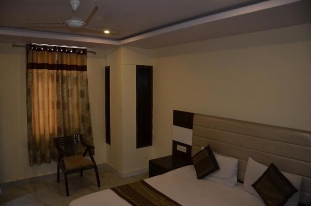 Hotel Saffron Inn New Delhi Exterior photo