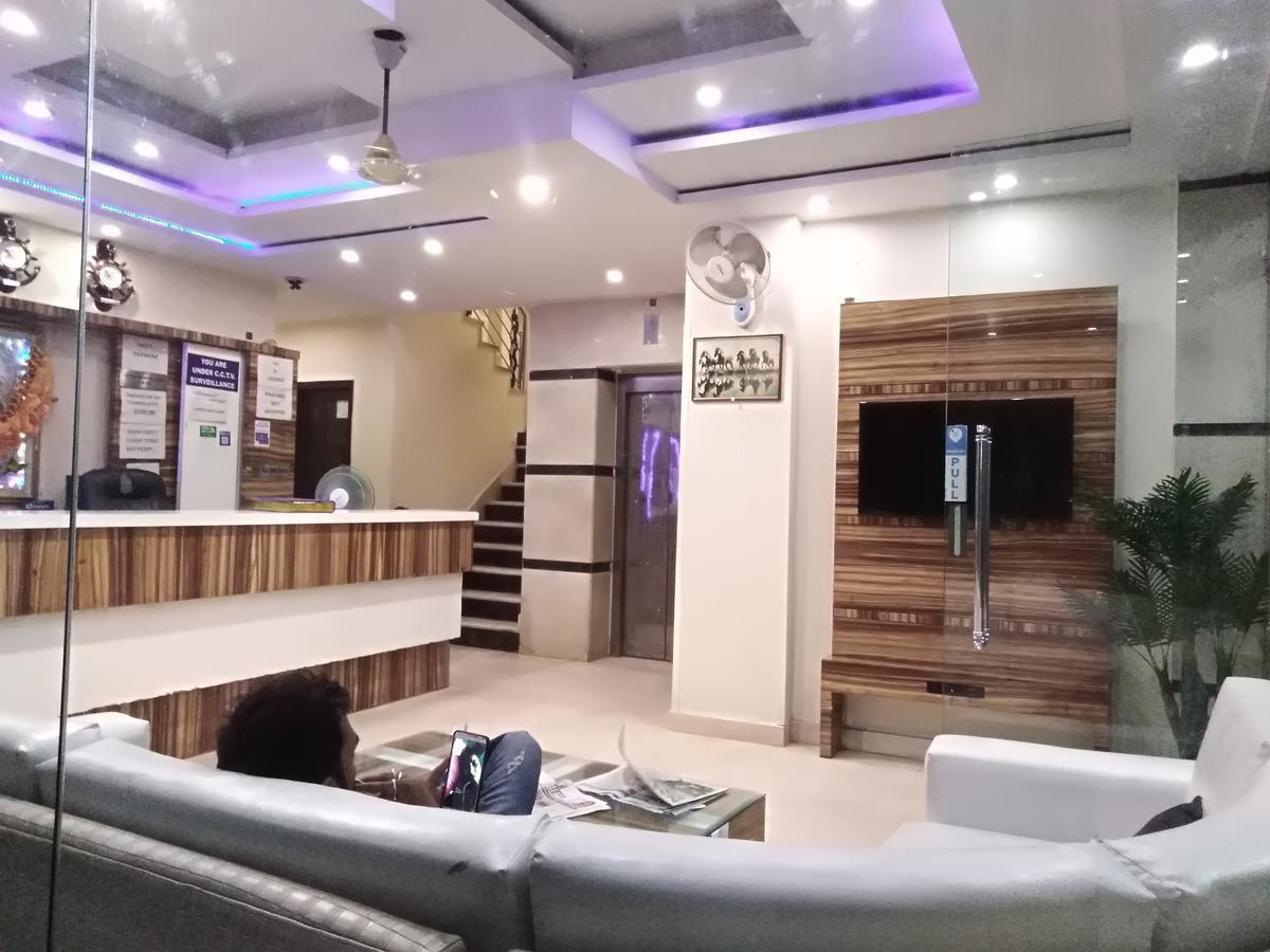Hotel Saffron Inn New Delhi Exterior photo
