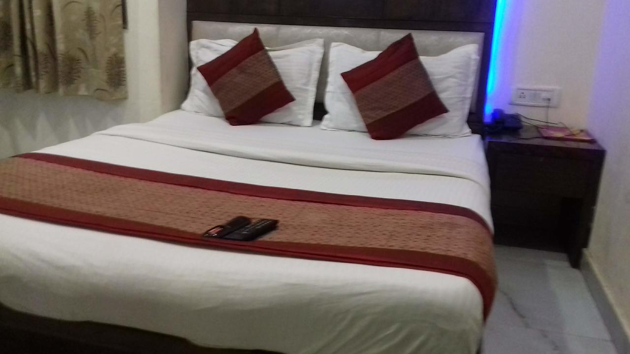 Hotel Saffron Inn New Delhi Exterior photo